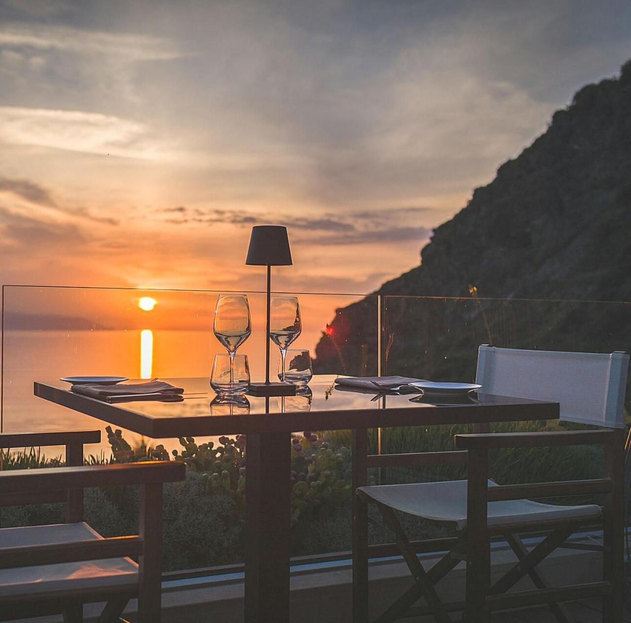 Ngonia Bay Boutique Hotel Milazzo Esterno foto